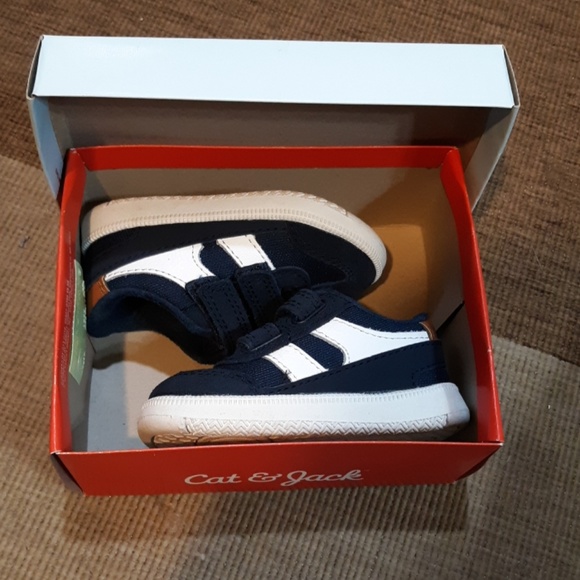 #586 Cat and Jack Casey navy baby shoes. - Picture 7 of 8